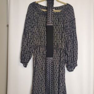 Sophie Max Size L B&W boat neck, snap closure, elastic belted waist midi dress